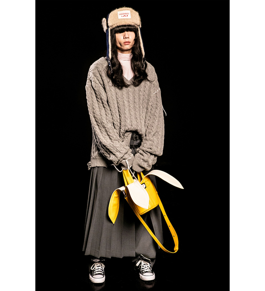 LABEL CABLE KNITTED JUMPER GREY