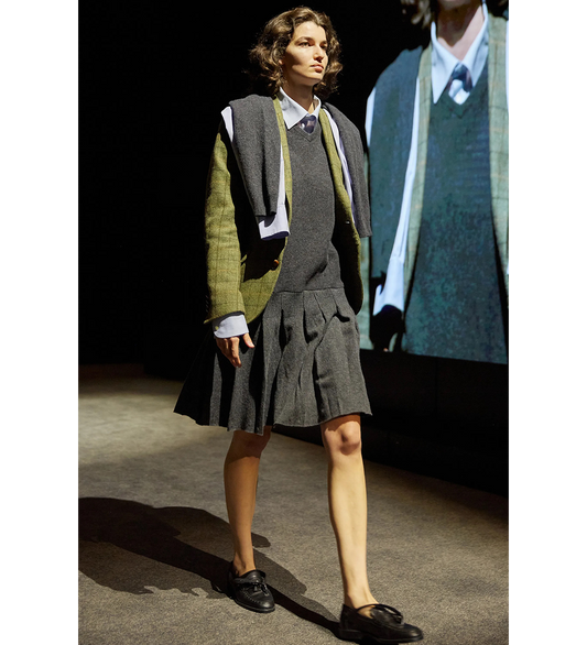 PLEATED SLEEVE DRESS GREY