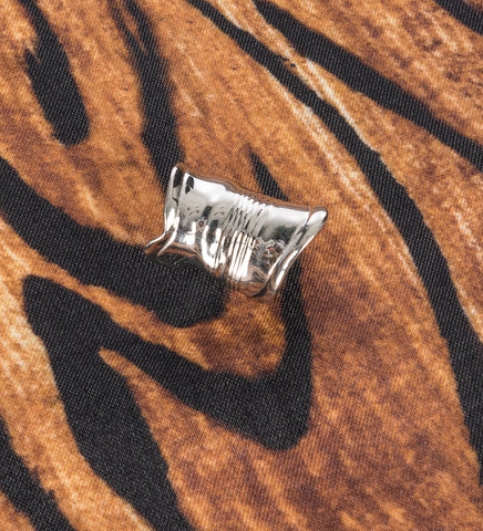 THE CRUSHED CAN EAR CUFF SILVER THE CRUSHED CAN EAR CUFF SILVER