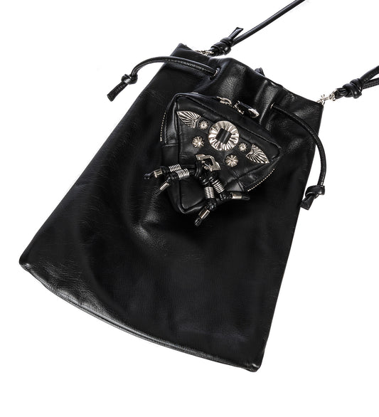 TRIANGLE POUCH BAG BLACK