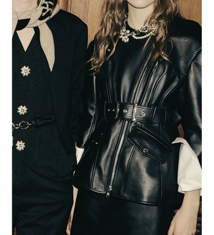 ENCASED PEARL FLOWER CLUSTER CHAIN NECKLACE PEARL/RHODIUM ENCASED PEARL FLOWER CLUSTER CHAIN NECKLACE PEARL/RHODIUM