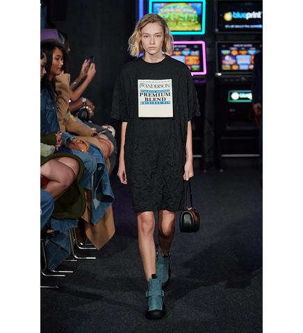 CARE LABEL LONG T-SHIRT BLACK