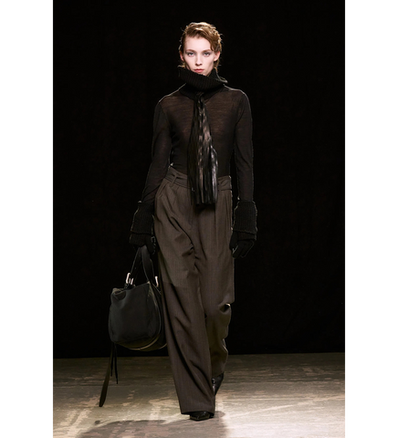INVERSE TURTLENECK BLACK SUPERFINE MERINO