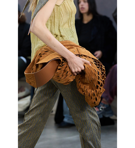 FIORE TWISTED BAG CARAMEL