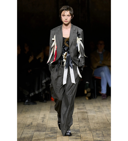 STRUCTURED SLASH JACKET W/ DAISY PEAT