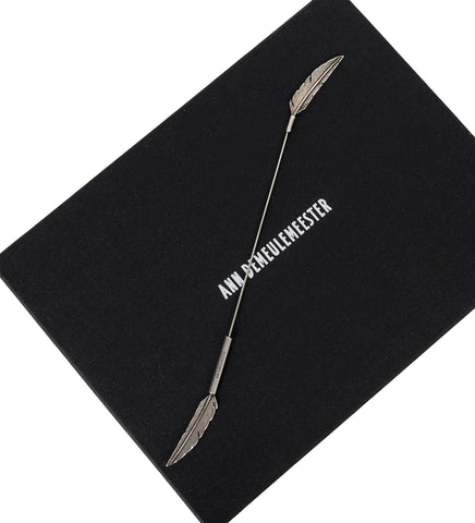 LORNS FEATHER PIN ANTIQUE SILVER