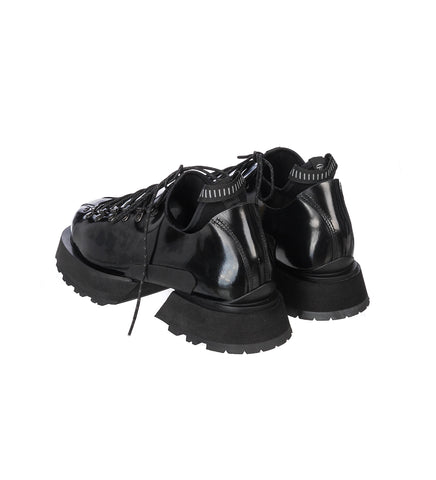 BUTEO BLACK