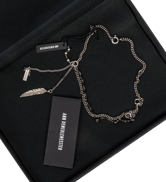 MAIKO FEATHER NECKLACE ANTIQUE SILVER