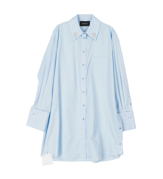 ELONGATED CUFF BUTTON PLACKET SHIRT W/EMB. BABY BLUE/PEARL