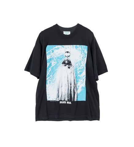 ONLINE CERAMICS X SUN RA SPACE IS THE PLACE SS TEE OFF BLACK