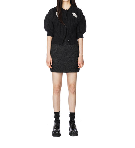 CROPPED CHUNKY KNIT CARDIGAN W/ EMB BLACK