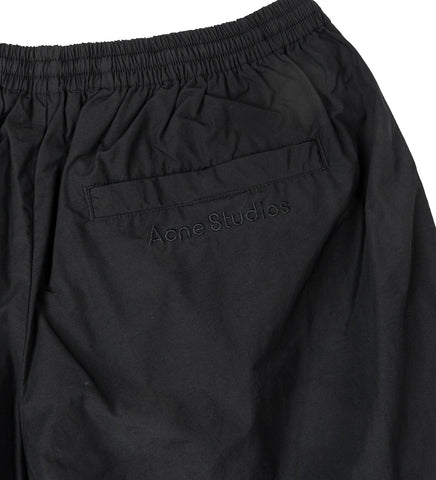 SCULPTED NEWSBOY CUFF SHORTS BLACK