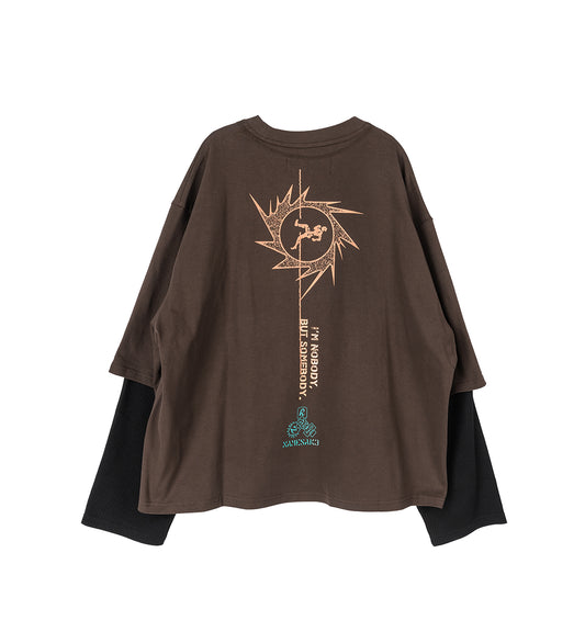 MAYO OVERSIZED RUNNER DOUBLE SLEEVE TEE SHIITAKE BROWN