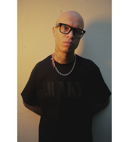 JUNKY TEE BLACK