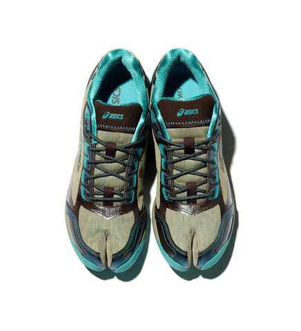 KIKO KOSTADINOV X ASICS ILARGI FF II DRIFTWOOD/DIOPTASE
