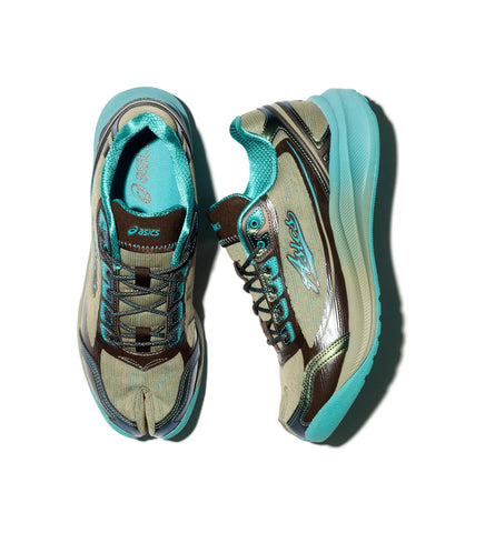 KIKO KOSTADINOV X ASICS ILARGI FF II DRIFTWOOD/DIOPTASE