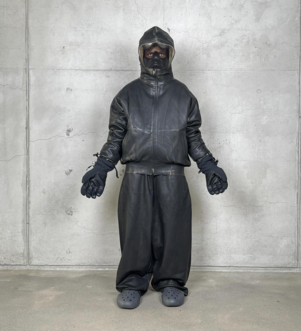 COATED ZIP UP HOODIE BROWN