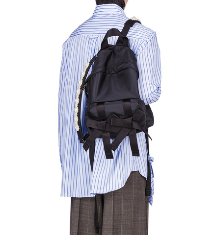 BOW FRONT BACKPACK W/ EMB BLACK/PEARL