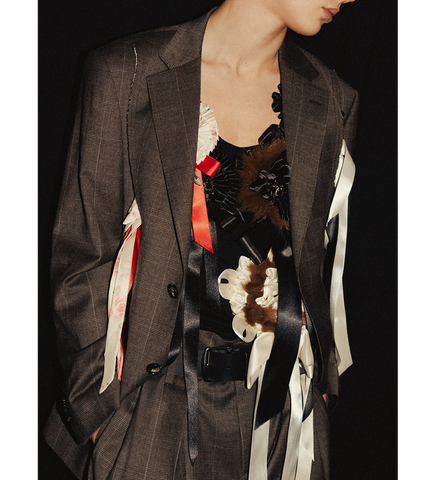 STRUCTURED SLASH JACKET W/ DAISY PEAT