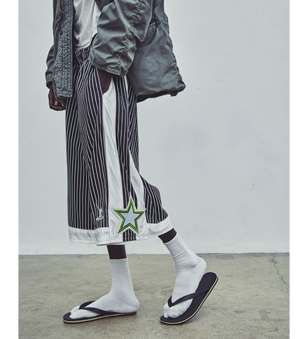 BAND1 OVERSIZED GYM SHORTS PINSTRIPE
