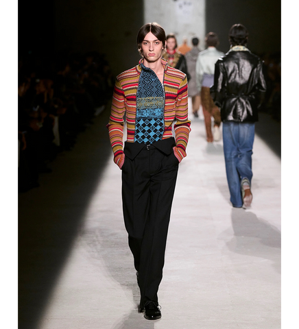 MACAU M.K.SWEATER RED
