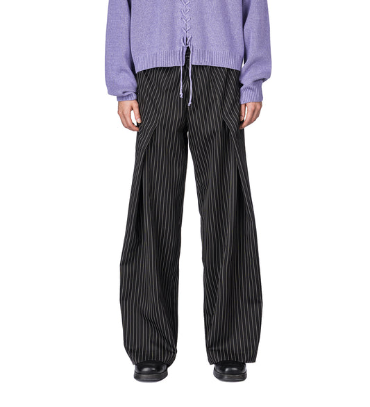 DIAGONAL PLEATED TROUSERS BLACK/WHITE PINSTRIPE