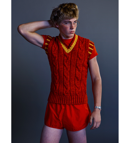 CABLE KNIT VEST RED