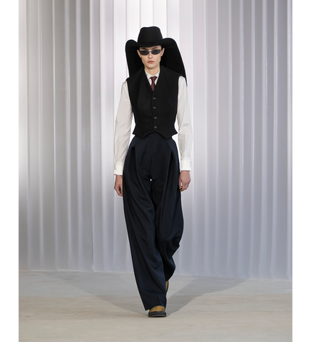 TAILORING GILET WITH ATTACHED HAT BLACK