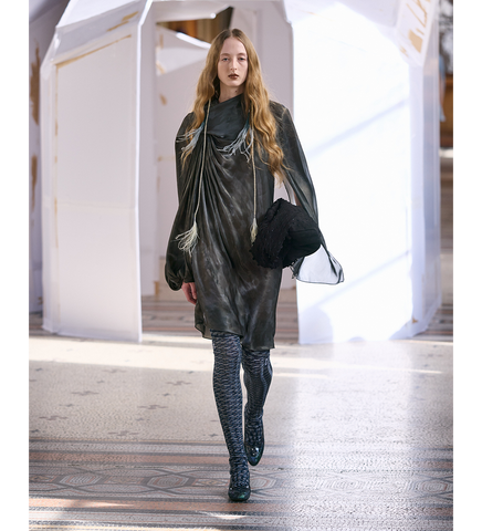 FIORE TWISTED BAG RAVEN BLACK
