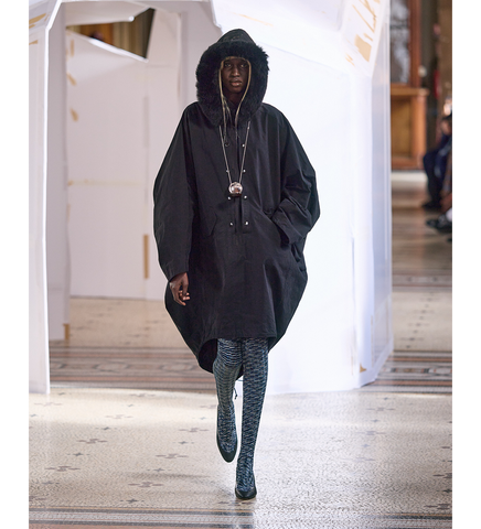 BITTERN HOODED PONCHO ONYX BLACK