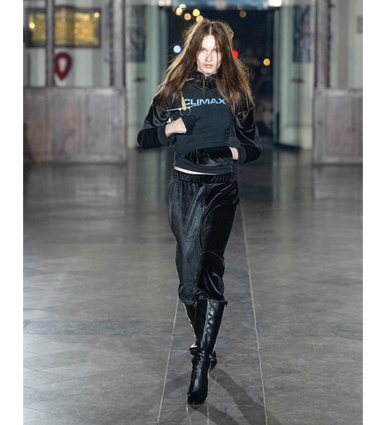 CLIMAX FITTED PRINTED TEE BLACK