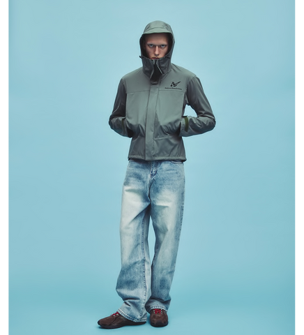 RESEARCH TREK PARKA OLIVE