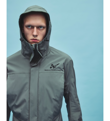 RESEARCH TREK PARKA OLIVE