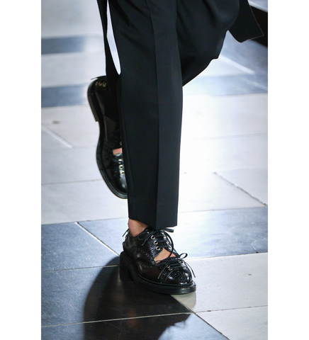 CUT OUT MULTI LACE TIE BROGUE BLACK