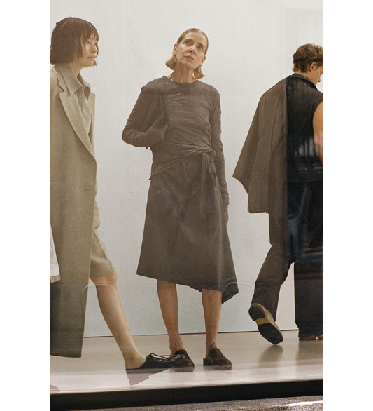 STRAIN SLIM LONGSLEEVE ANTHRACITE CRINKLE GAUZE