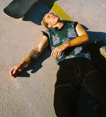 CLOWN SLEEVELESS JUMPER GREEN